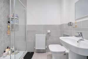 Ensuite- click for photo gallery